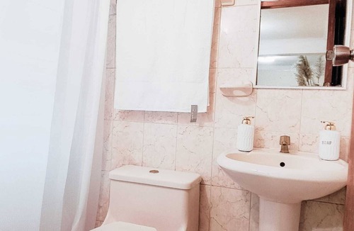 Cusco Apartment | Main Ave Spot : Premium White Linens+ Top Safety