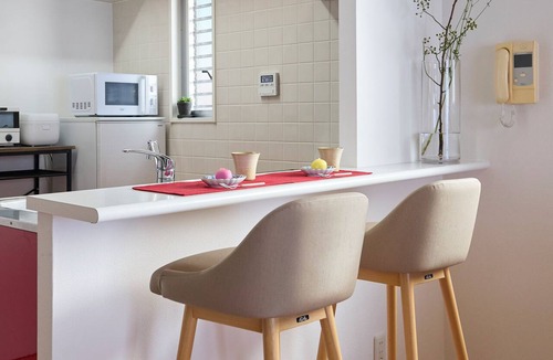 Higashi Ward Apartment | Maisonette with Open-Concept Layout | Near Nagoya Dome | Perfect for Fan Activities and Sightseeing | Sleeps Up to 6 | 30-Minute Drive to LEGOLAND and Ghibli Park | Choice of Pillows