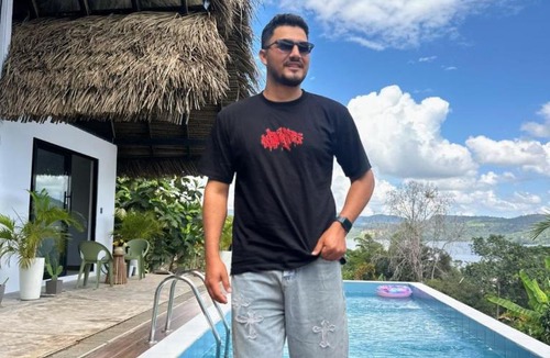 Sauce Villa | Majaz Cabañas Boutique con piscina y vistas a la Laguna Azul