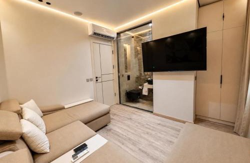 Unorganized in Al Qahirah Hotel | Majestic Lounge Midtown Villa New Capital