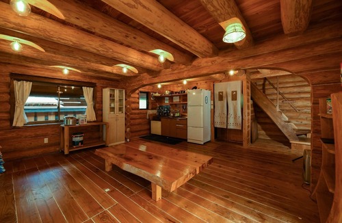 Gujo RV Rental | Maple House Capacity 10 people With separate /County Market Gifu