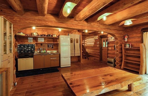 Gujo RV Rental | Maple House Capacity 10 people With separate /County Market Gifu