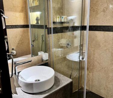 The 5th Settlement Apartment | Marron properties studios