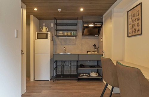 Meguro Apartment | MATSUMIZAKA HILL by Tranova