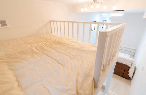 Maejima House | Maximum of 18 people can be rented in one building 3 minutes walk to Tomari Port 10 minutes drive to the airport No parking lot 30 seconds walk from paid parking lot warayunso port city May