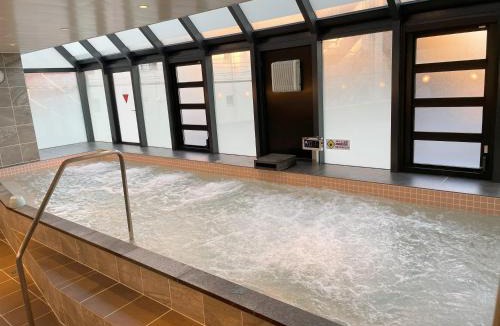 Meguro Hotel | Men Only Capsule Room & Sauna, Bathhouse, gim 男性専用サウナ&カプセル Minami Gakugeidai
