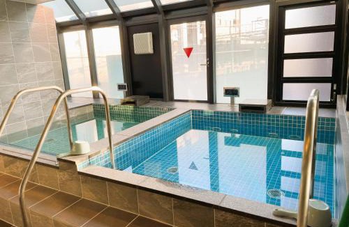 Meguro Hotel | Men Only Capsule Room & Sauna, Bathhouse, gim 男性専用サウナ&カプセル Minami Gakugeidai