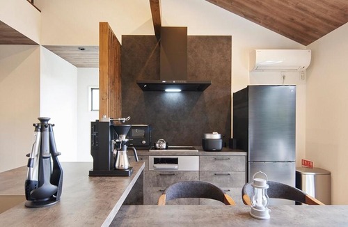 Ito House | Migre ICE