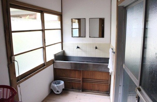 Shirahama House | Minsyuku Katsuya