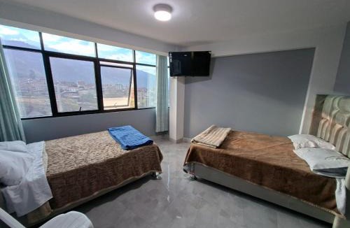 Caraz Hotel | Mishki Punuy