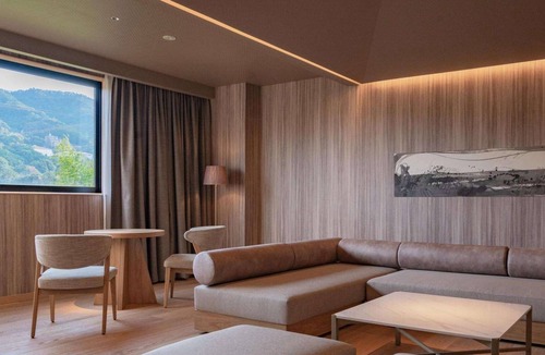 Miyakami Hotel | Miwa Yugawara