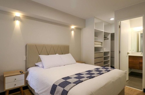 San Antonio Apartment | Modern 2BR with Balcony in Prime Miraflores