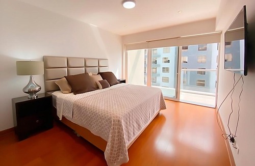 Miraflores Apartment | Modern apartment close to Love's park Miraflores
