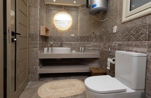 Bab Sharqi Apartment | Modern style
