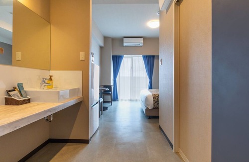 Chatan Hotel | Mr.KINJO in GRAND BLUE CHATAN