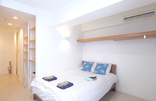 Naha City Centre Apartment | Nahas only beach Naminoue Beach is a 5minute drive or 14minute walk away Kokusai Street is als/Naha Okinawa