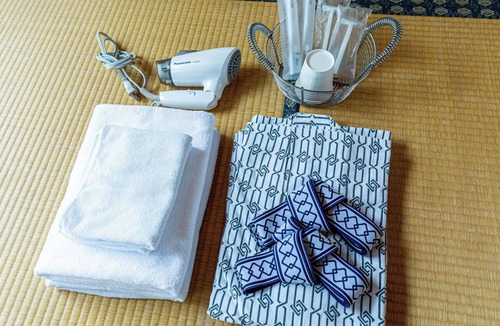 Tsumuura Hotel | Naoshima Tsutsujiso Lodge