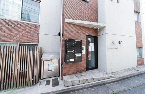 Minamiotsuka Apartment | NDZ3F Two Rail Lines, Explore Tokyo with Ease