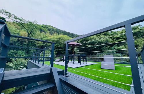 Itoshima Villa | New ! 天空の麓糸島 屋上パノラマ奇跡の眺望 露天風呂絶景サウナ BBQ 16名以上 駐車場6台 ペット