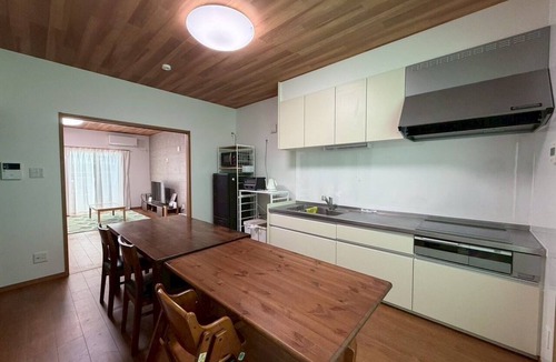 Busshozan Cho House | NEW OPEN/2-minute walk from Busshōzan Station/Entire house available for exclusive rental/Accommodates up to 10 guests/Parking for 5 cars/Family-friendly and suitable for large groups