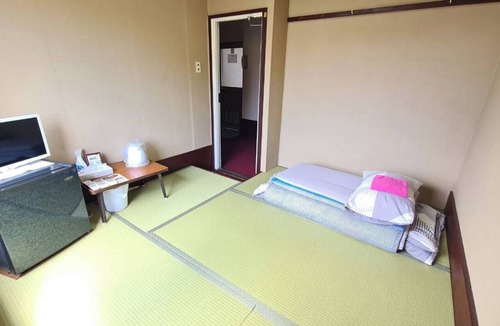 Kadoma House | Nishiki Guest House