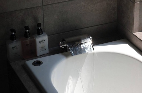 Nago Hotel | No2 Room only Villa with jacuzzi and BBQ fac/Nago Okinawa