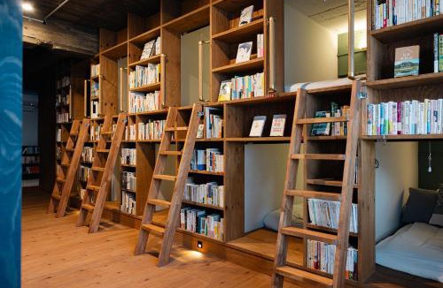 Komoro Hostel | NOVELS Hostel and cafe bar and Books
