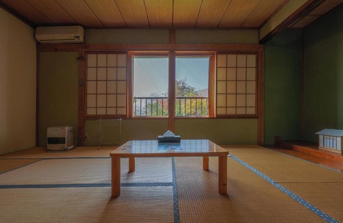 Iiyama Bed & Breakfast | Nozawa Onsen15M JapowPension粉雪館