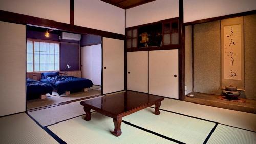 Kamijima-cho Villa | Nuu Takedamise, the Villa