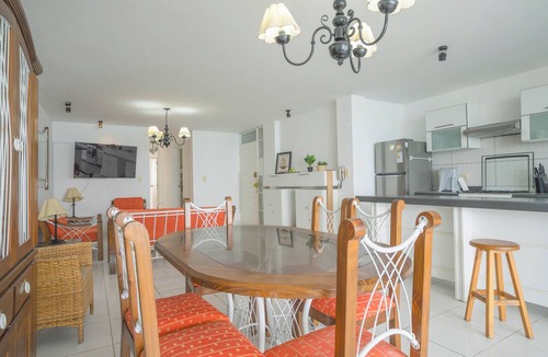 Punta Hermosa Condo | Oceanview 3BR condo sleeps 10 with balcony, kitchen, WiFi, parking.lph4