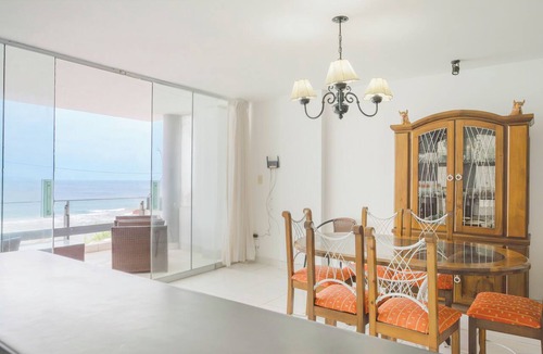 Punta Hermosa Condo | Oceanview 3BR condo sleeps 10 with balcony, kitchen, WiFi, parking.lph4