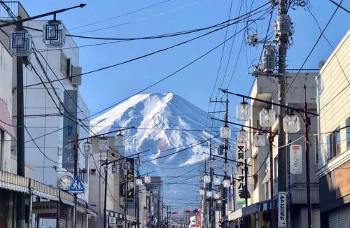 Shimo-yoshida Villa | OPENSALE Hoco 富士吉田富士山ビューの上質な宿 駅近 本町撮影スポット徒歩1分