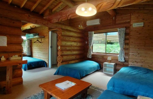 Toyo-cho Cabin | Pension Shishikui