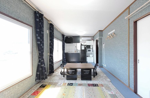 Matsubara Apartment | Phenomenal 1-bedroom with living area apartment with AC in Setagaya.