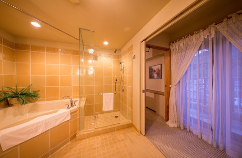 Sakushu Musashi Onsen Hotel | Poppy Springs Resort & Spa