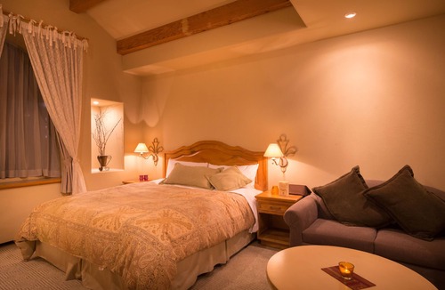 Sakushu Musashi Onsen Hotel | Poppy Springs Resort & Spa