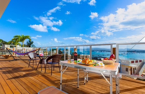 Nakijin House | Popular Kouri Islandocean view Fully equipped with BBQ equipment Spacious wood deck with garden/Kunigami-gun Okinawa