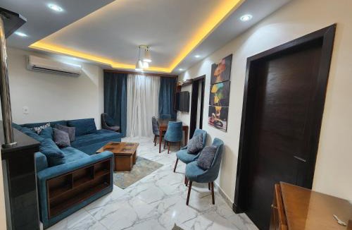 Al-Manasrah Resort | Porto said بورتوسعيد غرفتين وصاله للأسر فقط