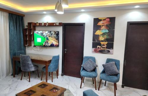 Al-Manasrah Resort | Porto said بورتوسعيد غرفتين وصاله للأسر فقط