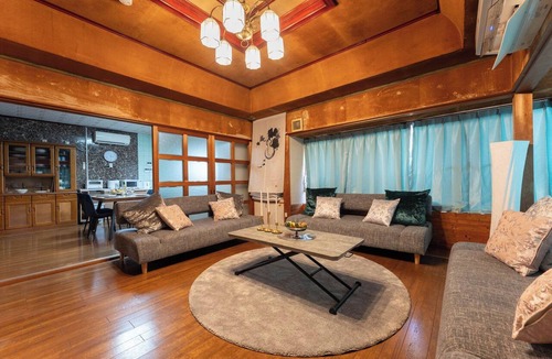 Izumisano House | Private Open-Air Bath & Garden | Sleeps 16 | 5 BR | 10 min to Kansai Airport KIX
