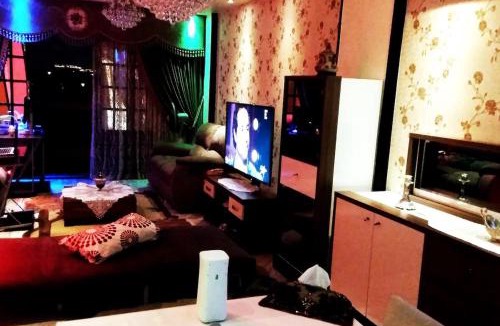Al-Muntazah House | Private Room In Apartment with Sea & Hilton View