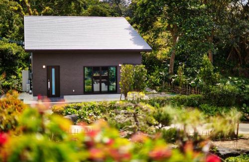Motobu Villa | Private Villa Churaya Yaedake Bettei with 500sqm garden