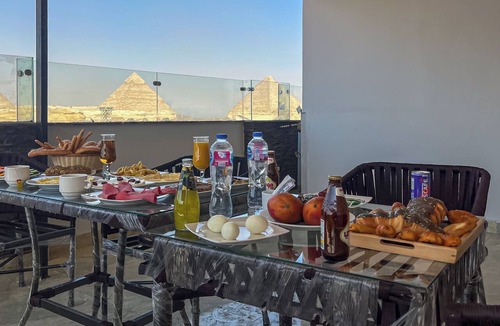 Kafrat al Jabal Apartment | Pyramids Palace View