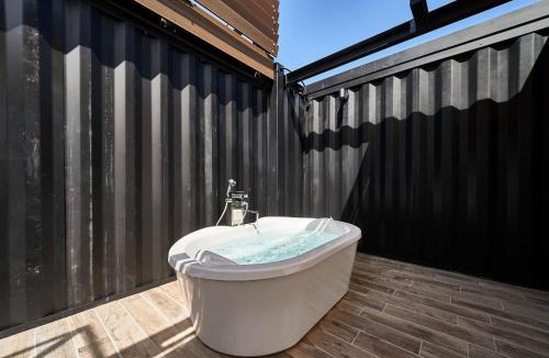 Minamiawaji House | Rakuten STAY VILLA Awaji 108 4 double beds, capacity of 8 persons