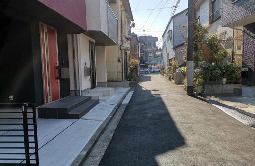 Hodogaya Ward House | Red & Black House Yokohama Tennocho
