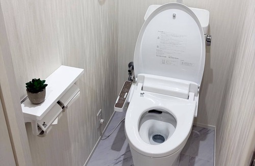 Higashishinkoiwa Apartment | Renovated 2K apartment | 4-minute walk from JR Shin-Koiwa Station | Accommodates up to 4 guests | Direct access to Akihabara, Tokyo in 13 minutes