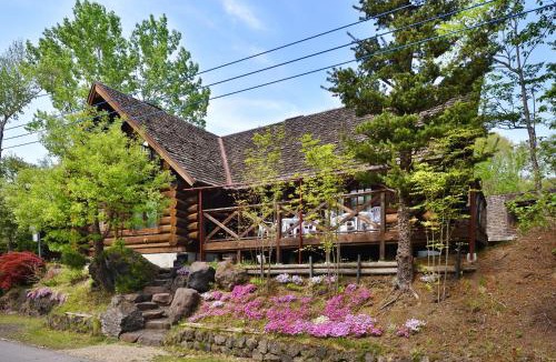 Tsumagoi Cabin | Rental Log UrubeVillage