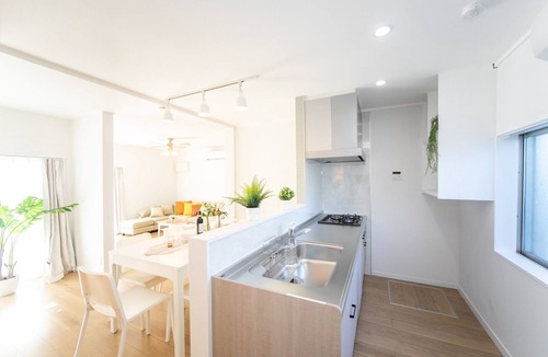 Kuwana House | Reservations not accepted Accommodates 9 people Pets allowed 5 minutes from Nagashima Spaland En/Kuwana Mie