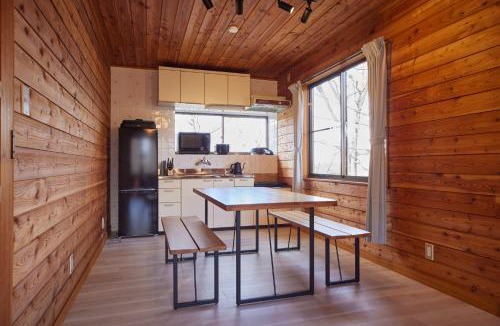 Tsumagoi House | rinne 2nd living Kitakaruizawa Forest