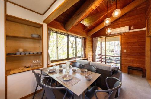 Tsumagoi House | rinne 2nd living Kitakaruizawa Garden